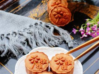 12、广式奶香月饼,成品图