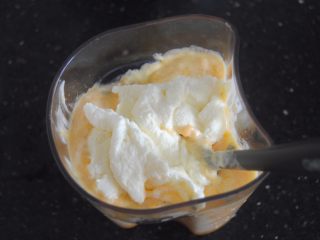 9、百香果芒果雪糕,加入酸奶