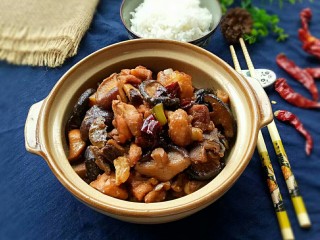 13、黄焖鸡,来一碗米饭，来吃吧，香极了！