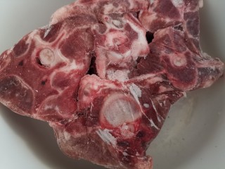 3、冬至美食～当归生姜羊肉汤,洗净