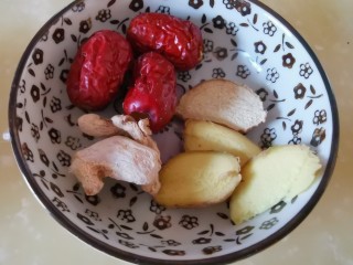 5、冬至美食～当归生姜羊肉汤,生姜大枣温阳调和营卫