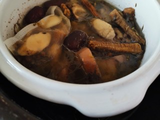 13、冬至美食～当归生姜羊肉汤,羊肉汤炖好啦