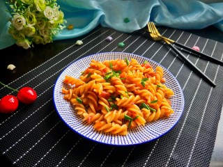 1、茄汁螺旋意面,成品图来一张。