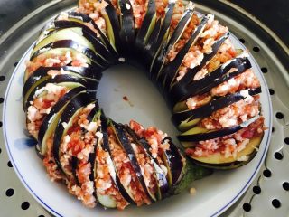 7、蓑衣茄子????,装盘上火蒸15分钟