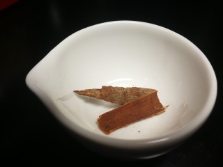 6、厨房神器之___飘香红油,桂皮两个