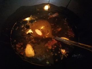 11、厨房神器之___飘香红油,搅拌，小火熬。