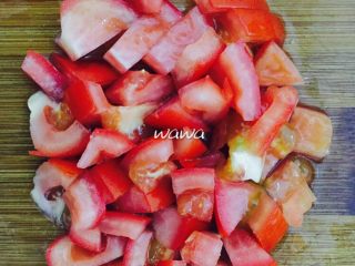 4、花样吃蛋—你好呀，北非蛋！,西红柿切小块备用