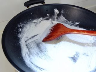 5、椒盐芝麻馅,不停的翻炒