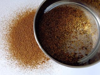 13、椒盐芝麻馅,磨碎的花椒茴香过筛