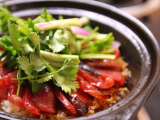 8、腊味煲仔饭,美味的煲仔饭就好啦