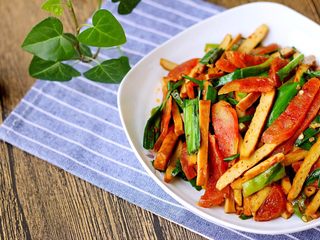 13、腊肠炒香干,成品。