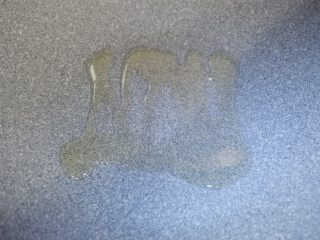 5、原汁原味羊肉卷菠菜汤,锅中热油。