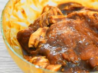 6、葱烤大排—本帮经典，一块根本不过瘾,至少腌制20分钟。