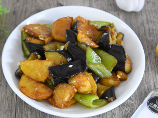 12、地三鲜的家常做法，超级无敌下饭菜！,一道香喷喷的地三鲜就完成啦！