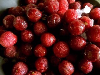 5、杨梅果酱,开大火开始吵杨梅