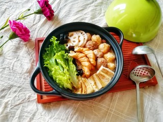 17、番茄芝士浓汤火锅,这么多食材，娘俩吃的干干净净。