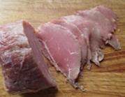 1、传统水煮牛肉,牛里脊切薄片，越薄越好