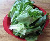 9、传统水煮牛肉,油麦菜洗净切段