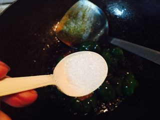 8、小灯笼椒塞肉,加了糖