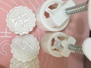 14、广式月饼,准备好模具