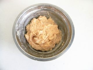 5、清水虾丸,充分拌匀