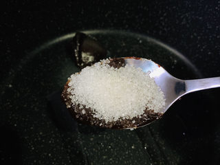 4、酱焖黄花鱼,糖1勺；