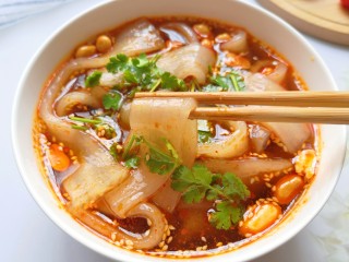 16、酸辣宽粉,开吃开吃。