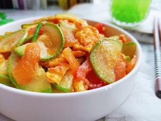 16、番茄炒西葫芦,下饭好吃!