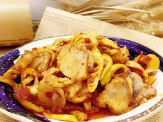 15、春笋回锅肉,炒匀起锅装盘