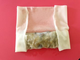 32、早餐+咸味春卷,卷至中间部位，再两边往里折叠????，