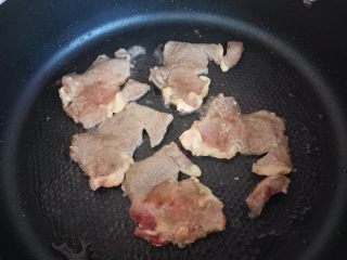 7、寿喜锅（日式牛肉火锅）,煎一下，煎到七八成熟