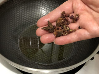 12、花蛤粉丝,扔几颗花椒和一颗八角