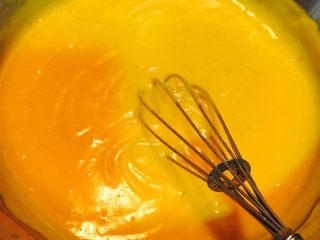 10、百香果凝酱,至变浓稠离火！