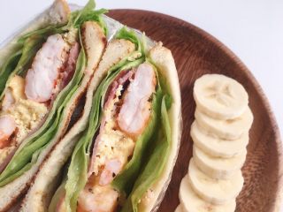 19、创意培根鲜虾鸡蛋三明治,开吃！