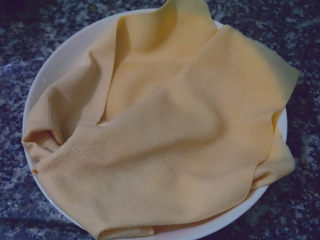 3、千张红烧肉,准备2张千张