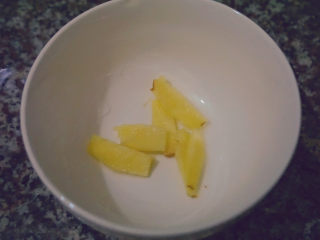 5、千张红烧肉,姜片