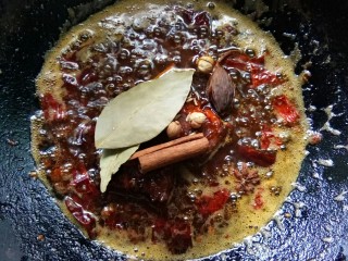 7、香水血旺,放香料。