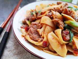 15、杏鲍菇炒牛肉,好吃的下饭菜！