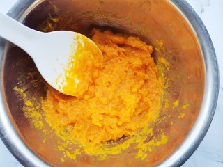 7、南瓜汤圆,呈泥状。