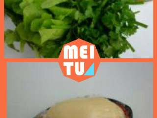 2、红烧牛肉火锅,北方人喜欢吃面，所以，会提前做一份烩面来预备涮火锅完毕后吃。油麦菜和生菜。