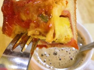 14、土司还可以这样吃,配杯咖啡吧，完美的早餐，一天精神百倍。