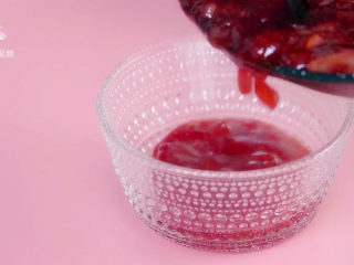 8、自制草莓酱，把春天的味道封存起来~,盛出，放凉