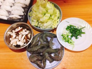 11、家乡美食+汤煮元宵,准备好汤的配料