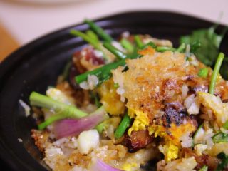 9、腊味煲仔饭,吃的时候拌匀