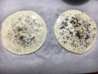 30、梅干菜煎饼,撒上芝麻