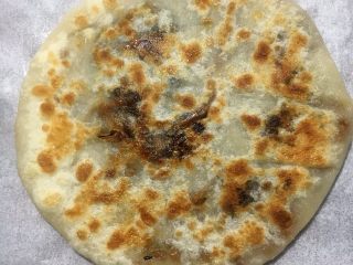 35、梅干菜煎饼,反面也煎熟后出锅