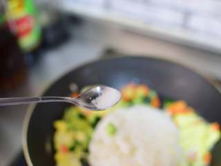 10、黄瓜蛋炒饭,加盐