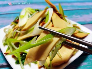 11、冬至美食+葱拌素鸡,这道美味又可以是不错的下酒小菜