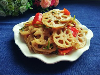 14、糖醋菜 糖醋藕片,酸甜可口,又香又脆,又麻又辣的糖醋藕片做好了,可以美美的享用了,吃上一片,各种滋味让人胃口大开呀!