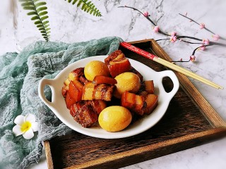 17、冬至美食 红烧肉卤蛋,出锅装盘